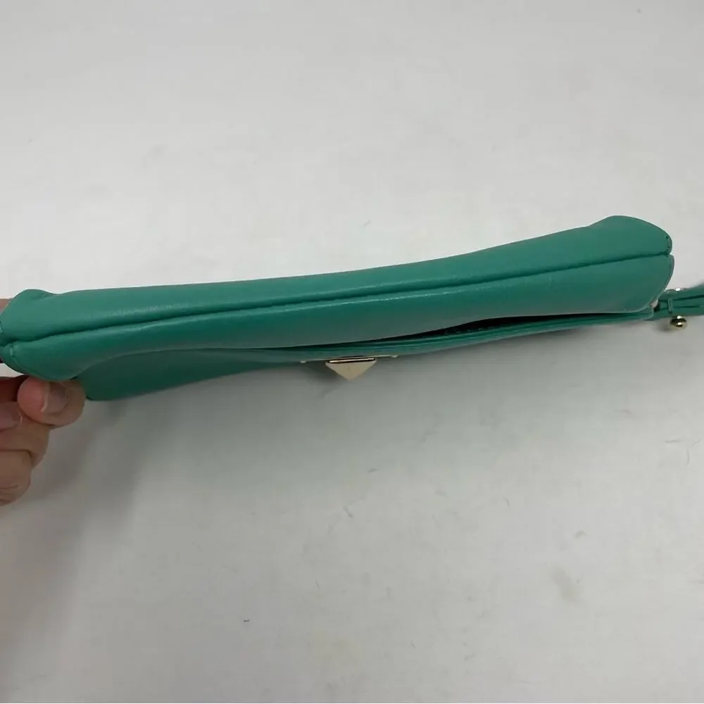 Kate Spade Green  Cow Leather 8 x 5